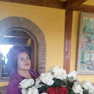 Meet your Posher, Yolanda